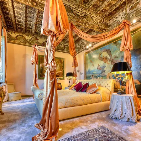 Domus 3 Badroom Piazza Venezia Apartment Rome