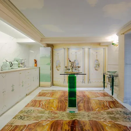 Domus 3 Badroom Piazza Venezia Apartment Rome