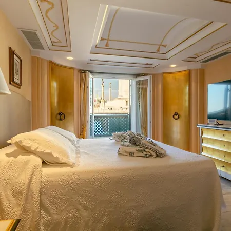 Domus 3 Badroom Piazza Venezia * Rome