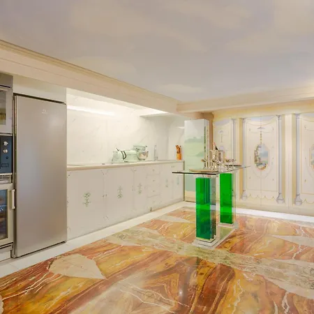 Apartment Domus 3 Badroom Piazza Venezia Rome