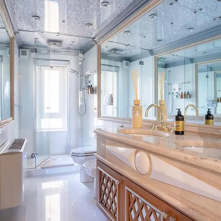 Domus 3 Badroom Piazza Venezia Apartment *