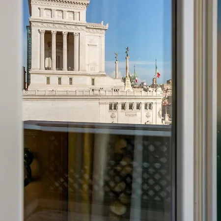 Domus 3 Badroom Piazza Venezia Apartment Rome