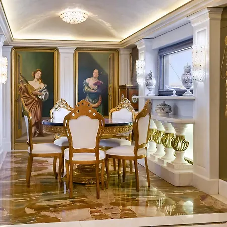 Apartment Domus 3 Badroom Piazza Venezia Rome