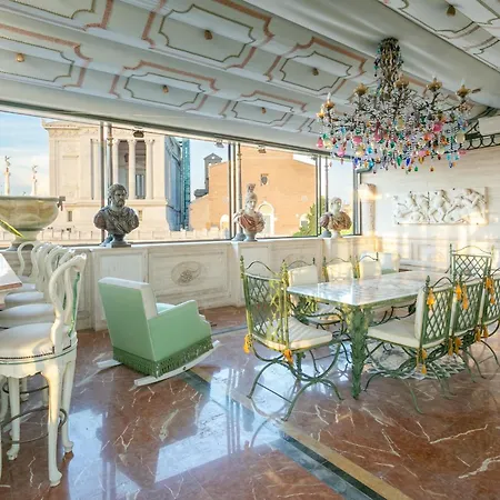 Domus 3 Badroom Piazza Venezia Rome
