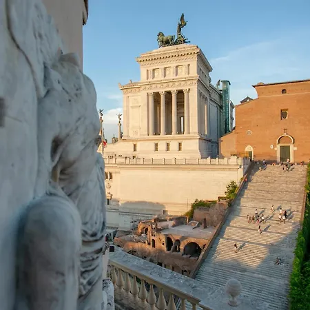 Domus 3 Badroom Piazza Venezia Apartment
