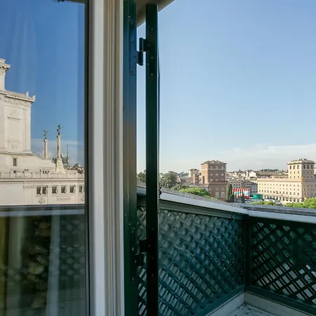 Domus 3 Badroom Piazza Venezia