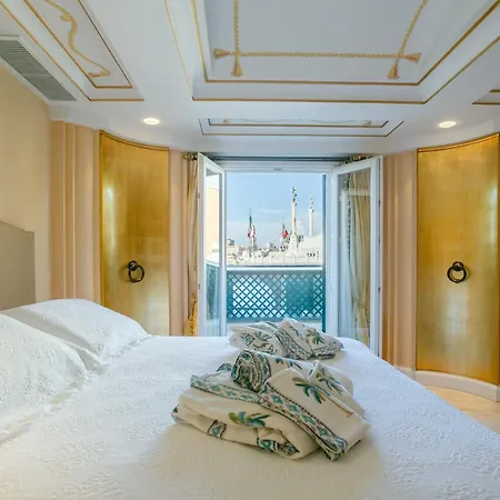 Domus 3 Badroom Piazza Venezia Apartment *